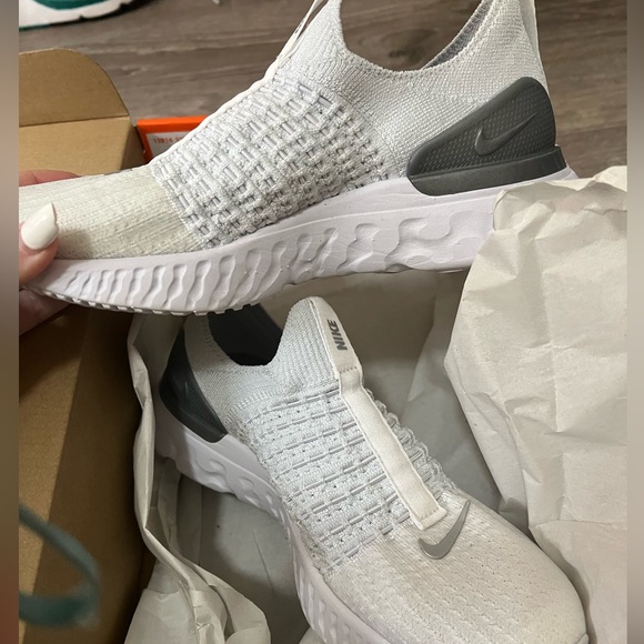 brand new nike react phantom sneakers - Picture 4 of 9